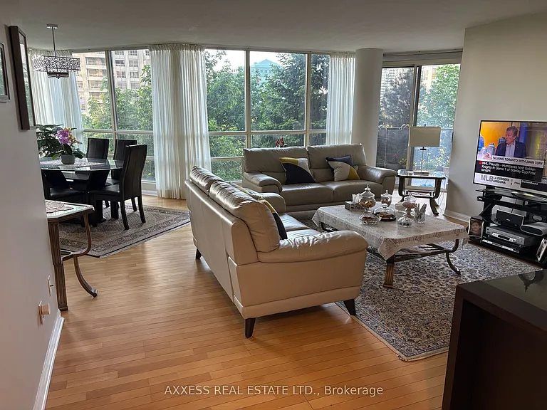 45 Kingsbridge Garden Cir #502 — Photo 4