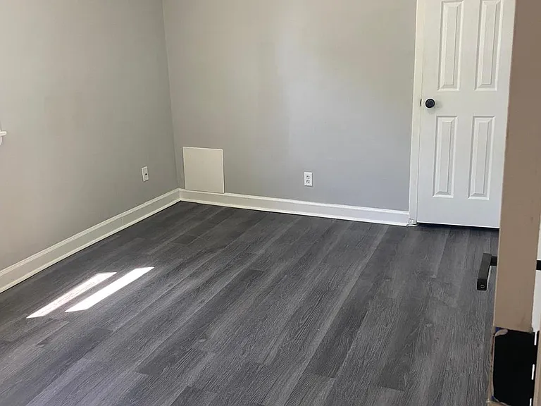 452 Graythorn Rd — Photo 8