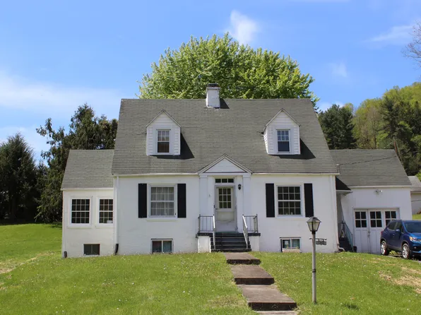 11 Spruce St, Richwood, WV 26261