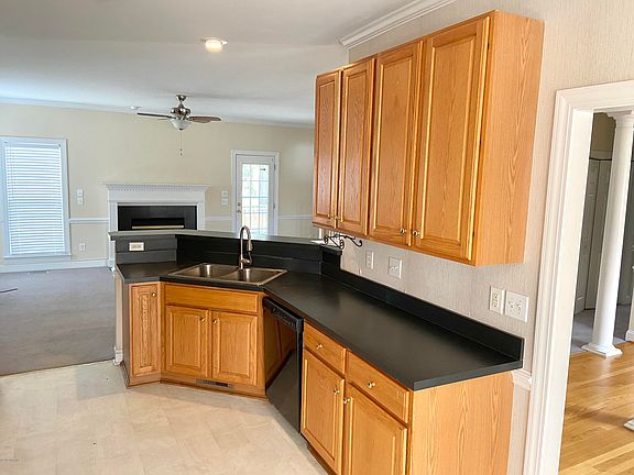3rd image of 3719 Langston Blvd