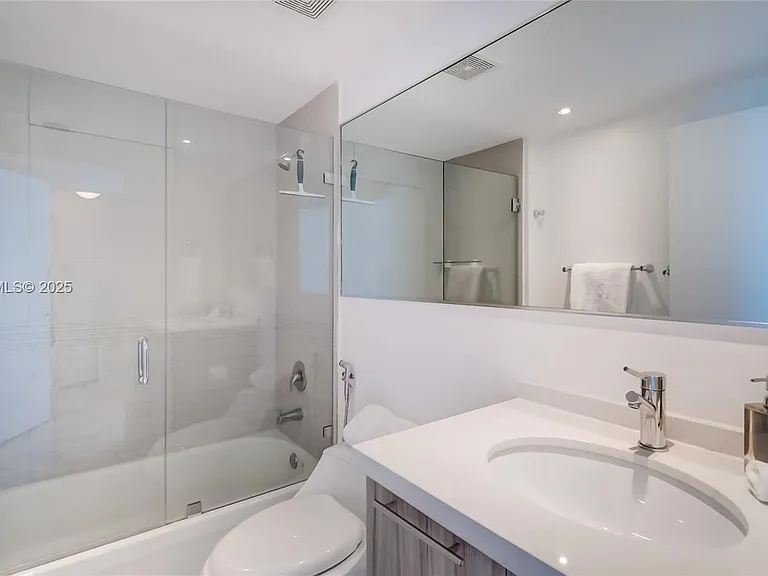 6700 Indian Creek Dr #1102 — Photo 1