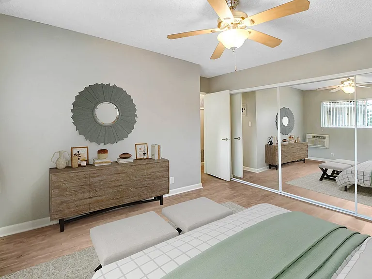 5112 Laurel Cyn Apartments — Photo 6