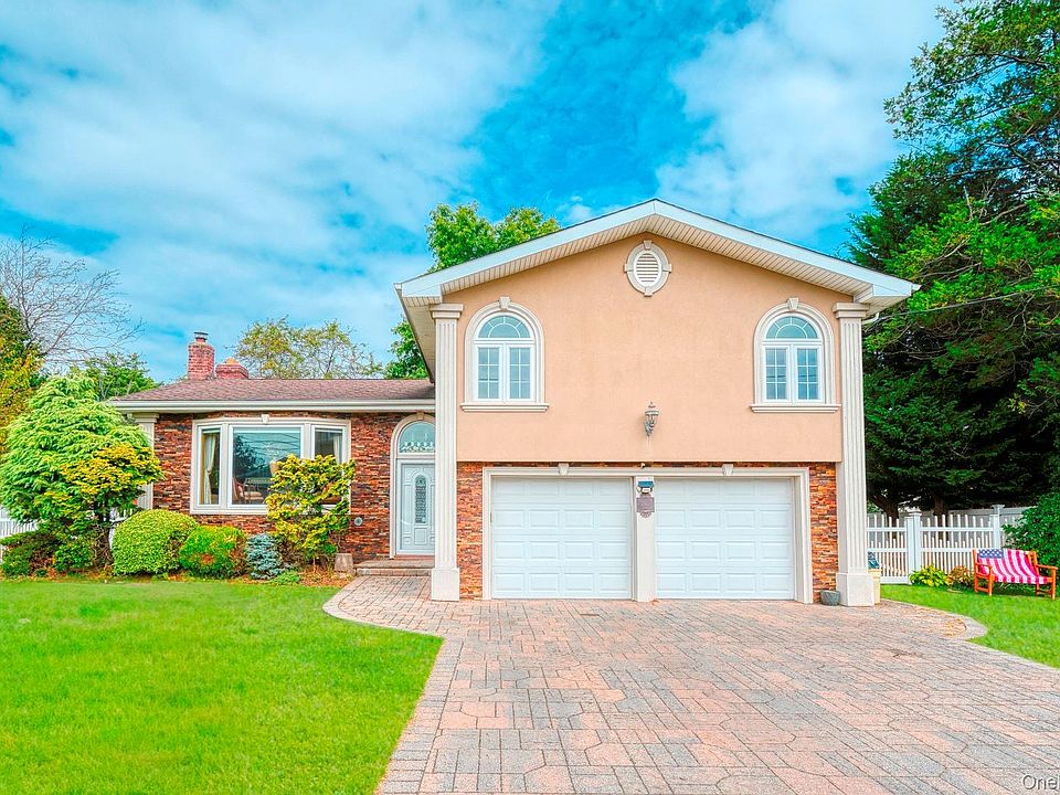 1st image of 7 Maxwell Drive