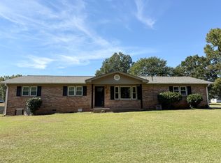 110 Meadowbrook Dr, Seneca, SC 29678