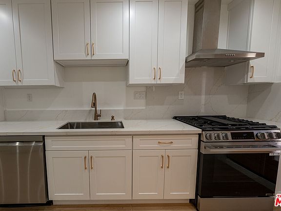 3rd image of 7935 Bonfield Ave