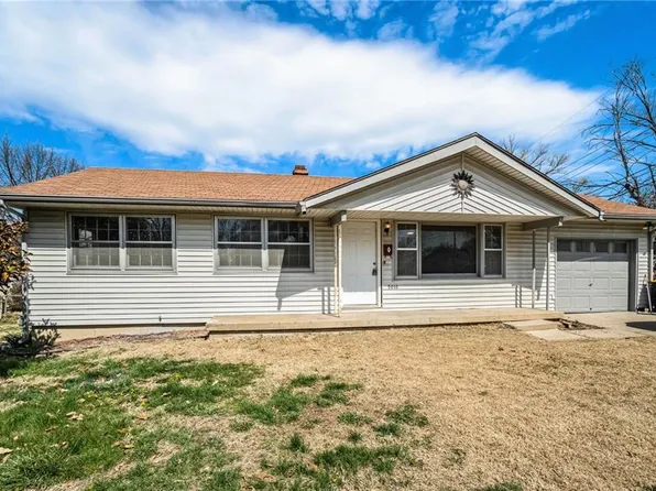 9010 Sycamore Way, Kansas City, MO 64138