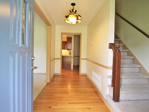 3rd image of 3 Dorothy Dr