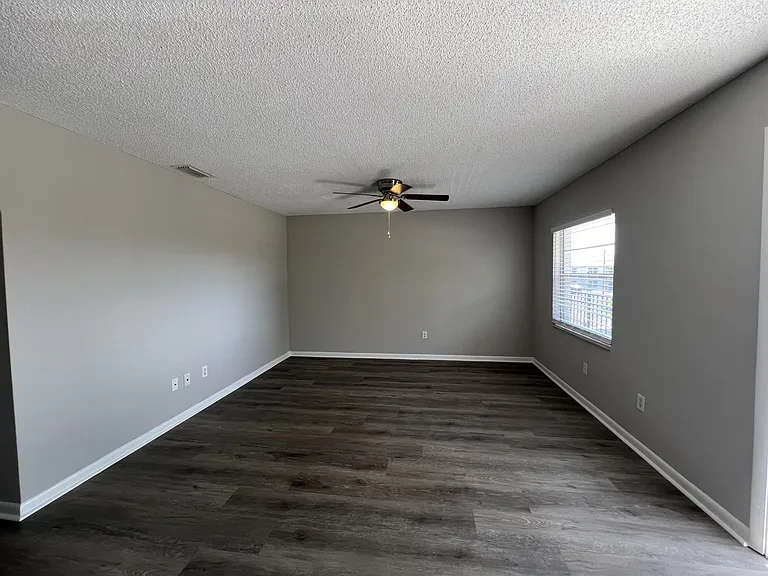 639 SE 13th Ave #120 — Photo 50