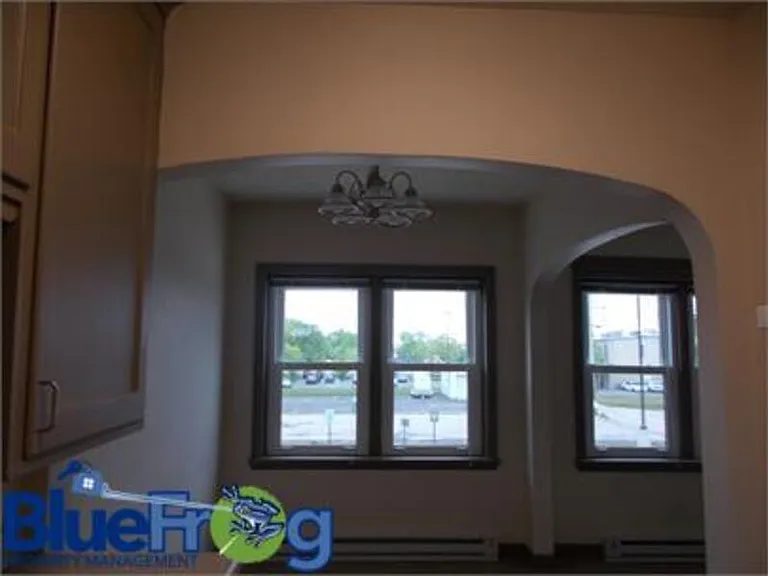 414 Dousman St #1 — Photo 6