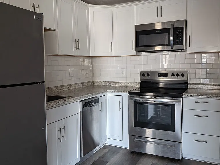 3924 SW 26th Dr #6 — Photo 5