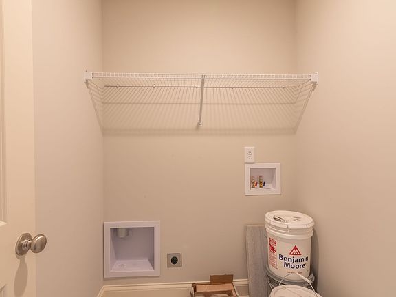 5th image of 254 Hutch Ct