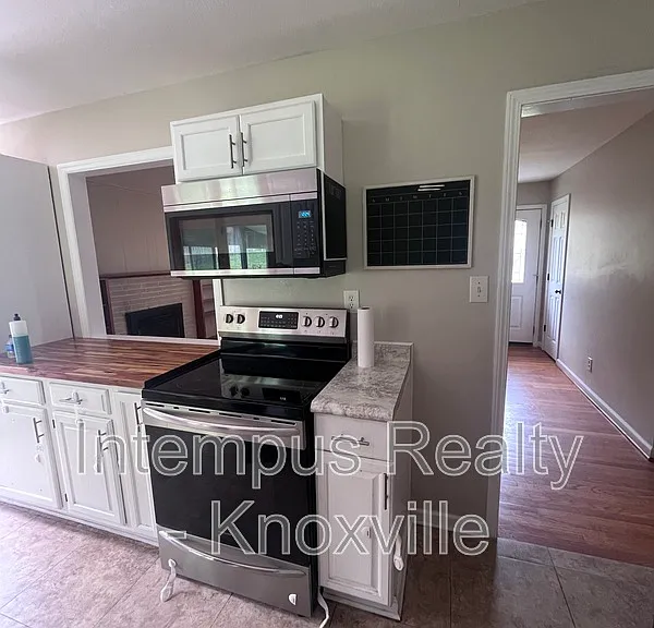 7931 W Cliff Dr — Photo 4