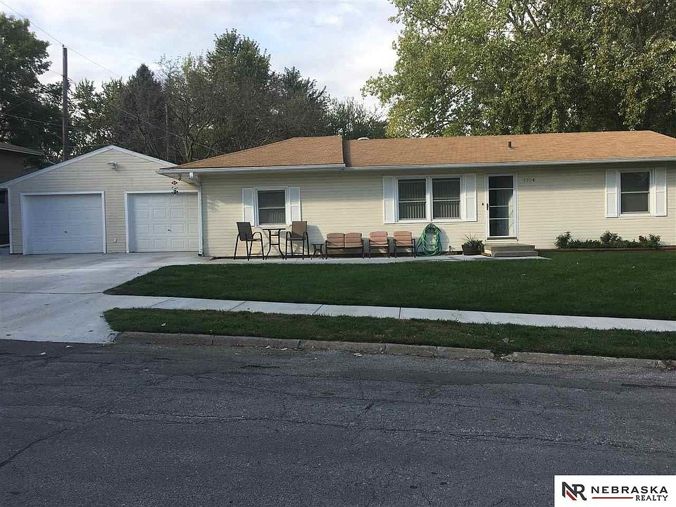 1st image of 7704 S 73rd Ave