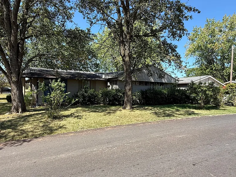 6305 US Highway 60 W — Photo 2