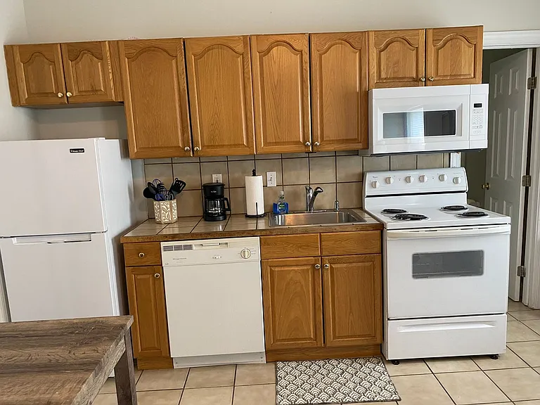 1100 South Ave — Photo 15