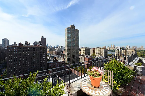 Sold by Stribling | media 23