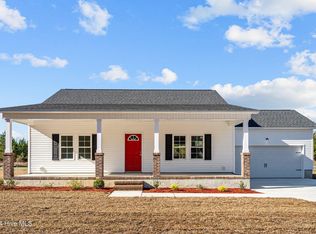 142 Padgett Rd, Maple Hill, NC 28454