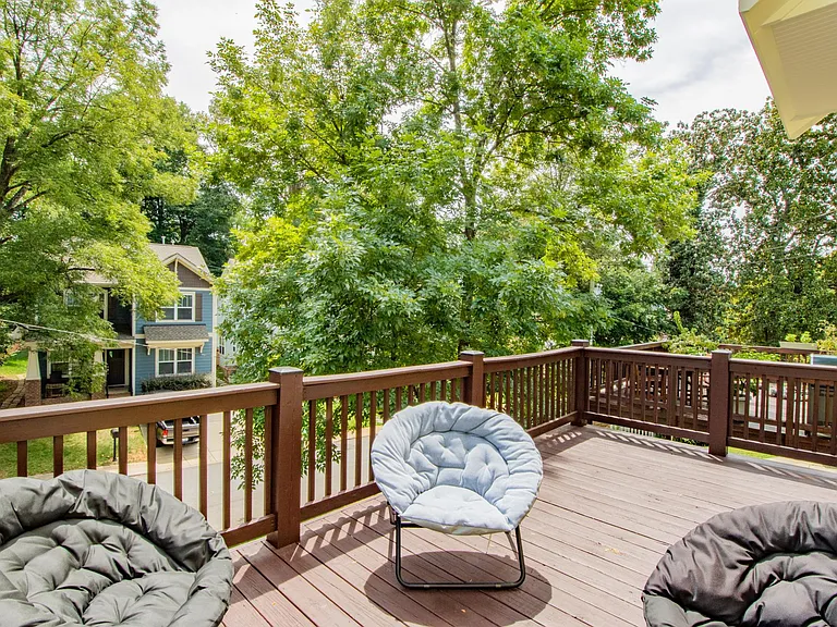 315 Woodvale Pl — Photo 14