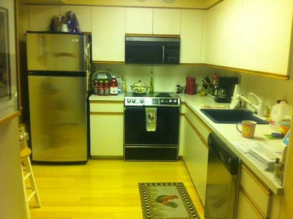 5th image of 3600 Mystic Pointe Dr APT 204