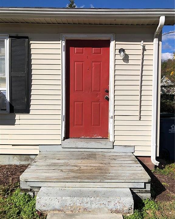 1st image of 139 Howard Dr