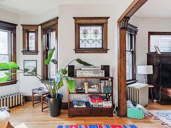 2nd image of 2426 N Kimball Ave #2