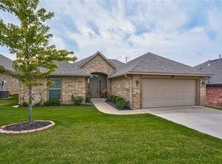 8913 SW 36th Ter, Binger, OK 73009