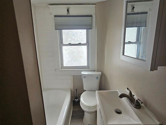 3rd image of 609 S Valley Ave #B