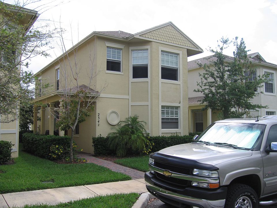 1st image of 2342 SE Quaint Dr