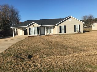 17 Wheatfield Dr, Fort Mitchell, AL 36856