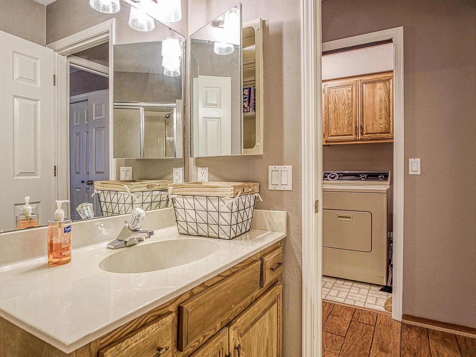 2 bed, 1088 sqft, $1,500 — Photo 4