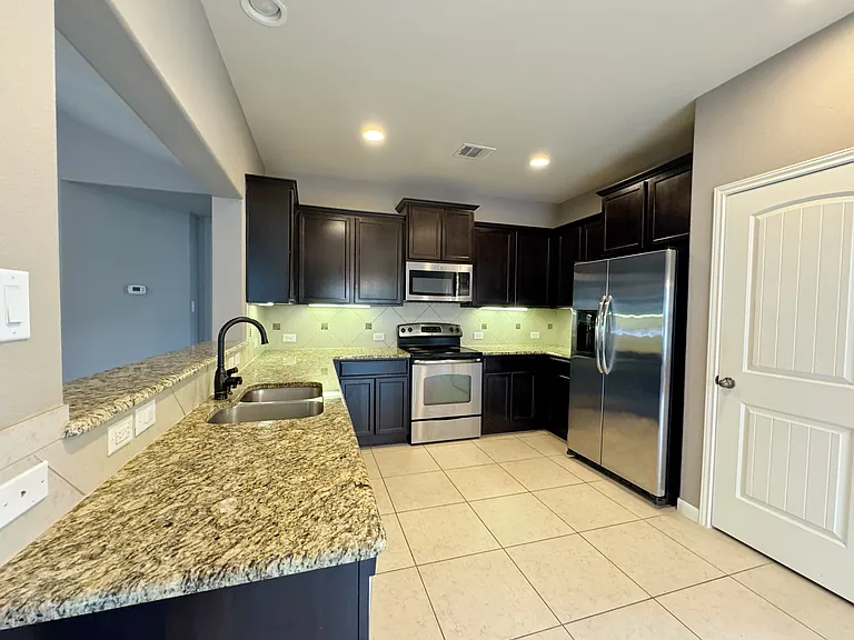 1804 Laminar Creek Rd — Photo 5