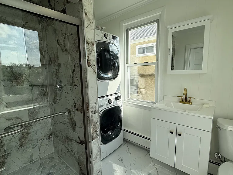 410 Smith St #1 — Photo 5