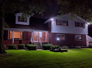 48024 Bemis Rd, Van Buren Township, MI 48111