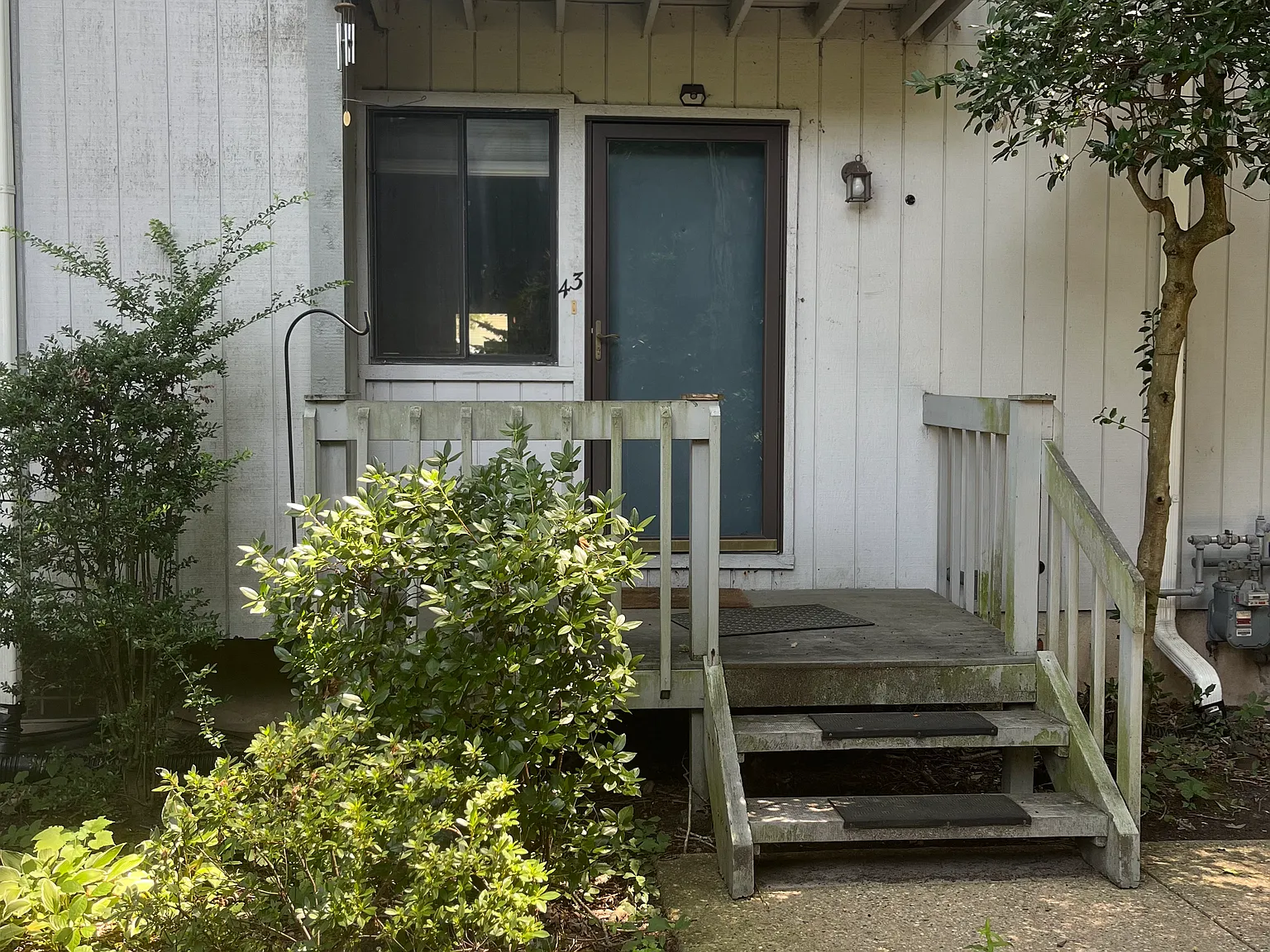2 bed, 1296 sqft, $2,400 — Photo 1