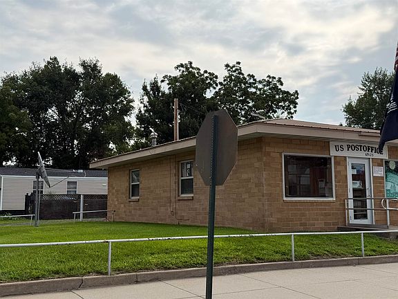 3rd image of 103 E Commercial