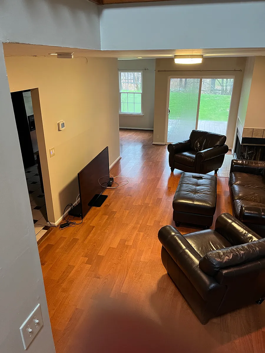 Building Photo - 4 Brookline Ct #D