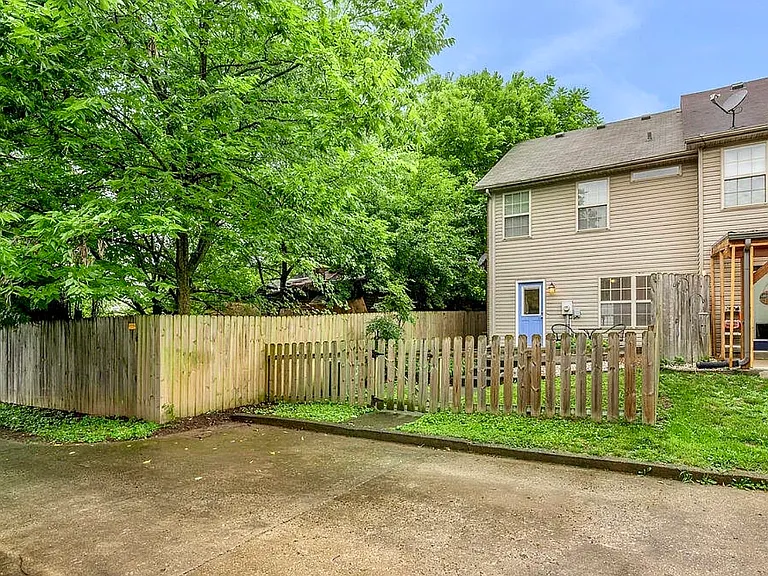 202 S Gratz St — Photo 16