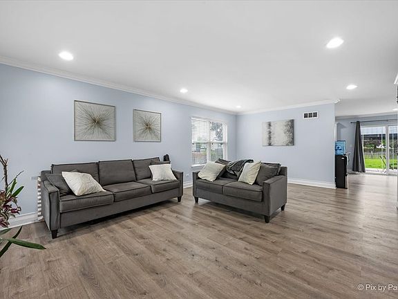 3rd image of 1900 Mayfield Ct
