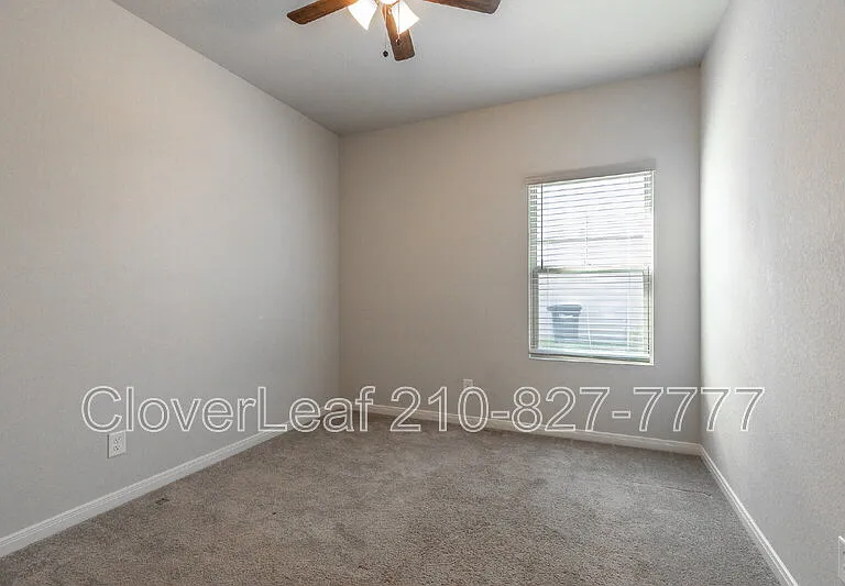 524 Willow Valley St — Photo 16