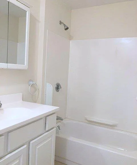 385 Columbia St #2 — Photo 10