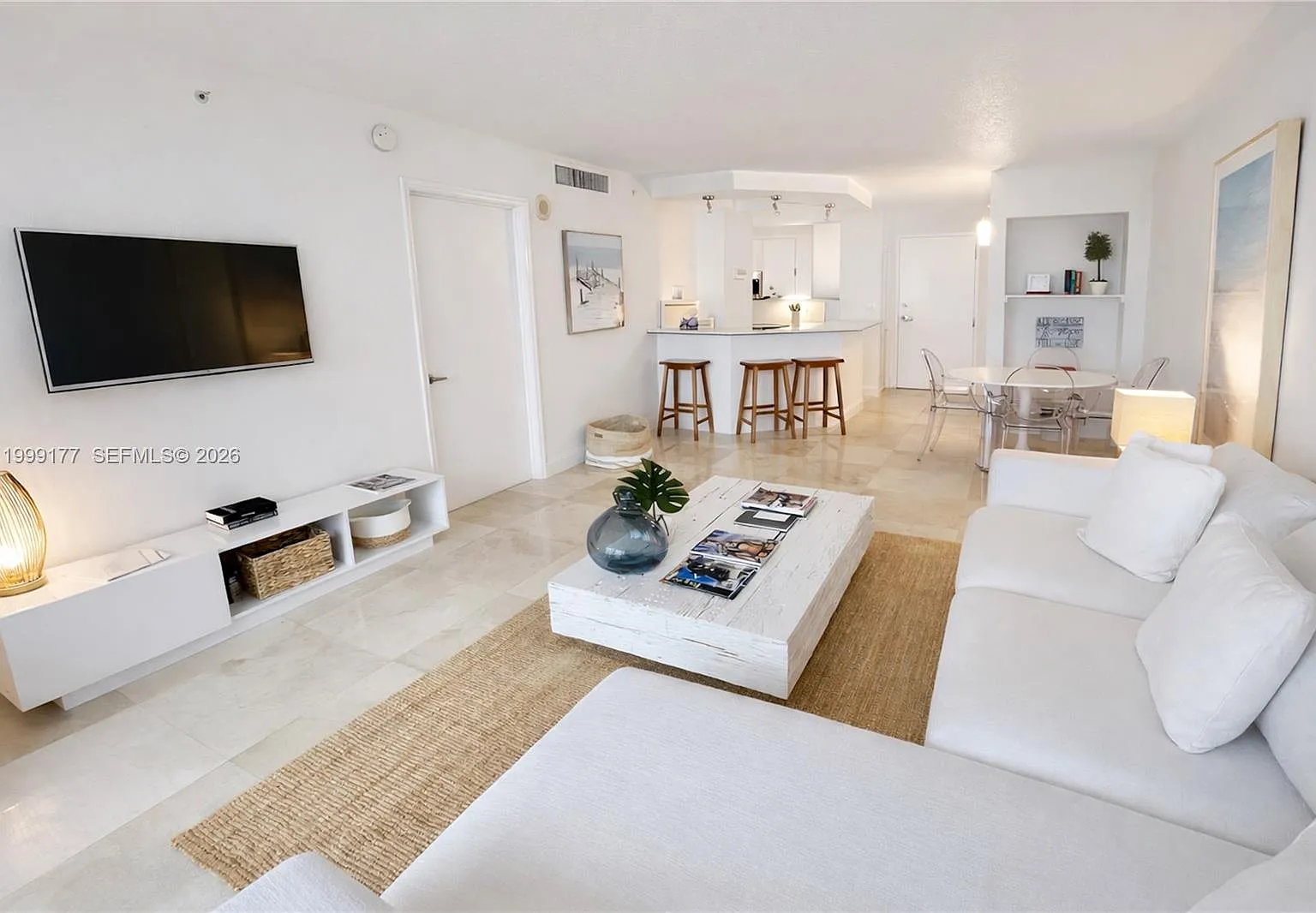 The Collins Condo — Photo 4