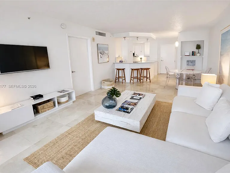6917 Collins Ave #1611 — Photo 4