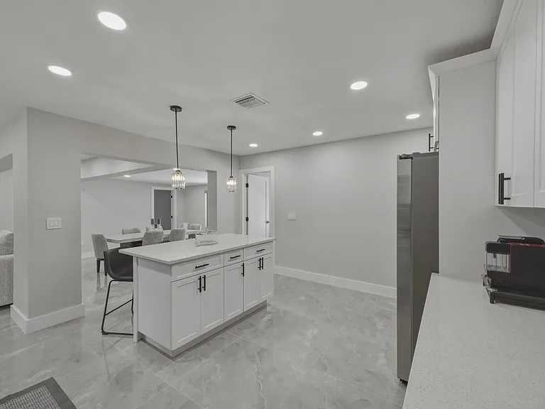 632 Las Palmas Park — Photo 8