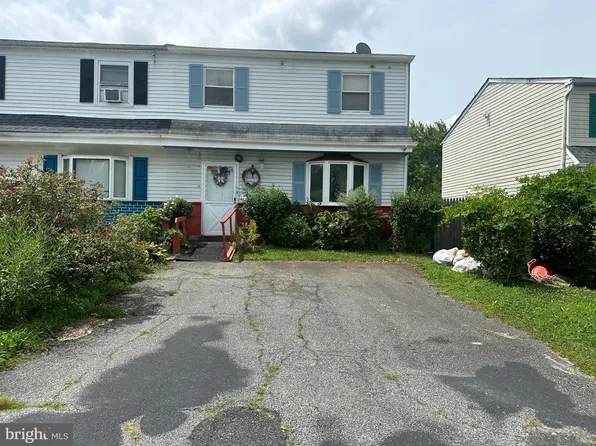 122 E Plover Dr, Newark, DE 19702