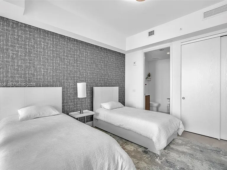 17550 Collins Ave #704 — Photo 27