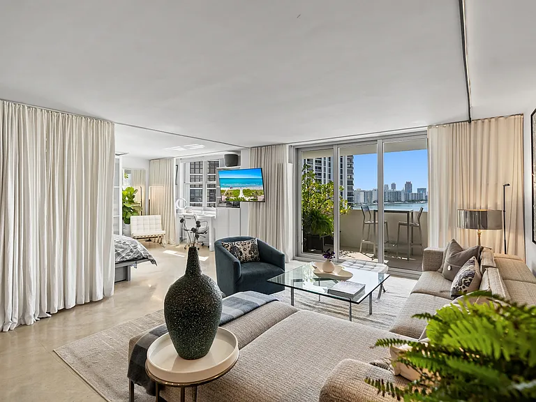 5 Island Ave #15F — Photo 8