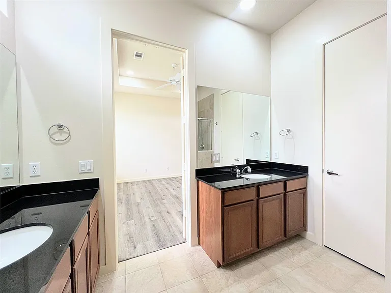 1126 Bonner St — Photo 15
