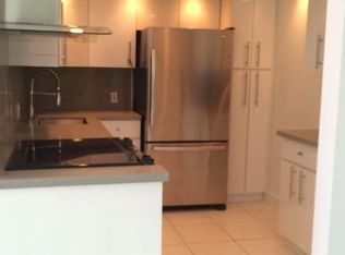 20302 W Country Club Dr, Aventura, FL 33180
