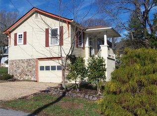 102 9th St, Black Mountain, NC 28711