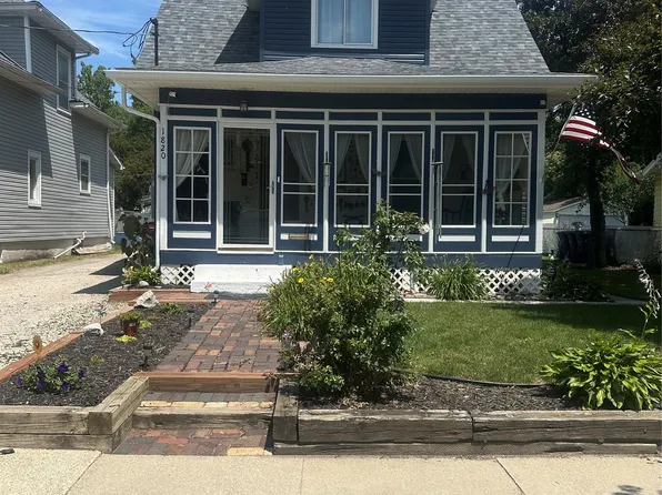 1820 E Walnut St, Des Moines, IA 50316